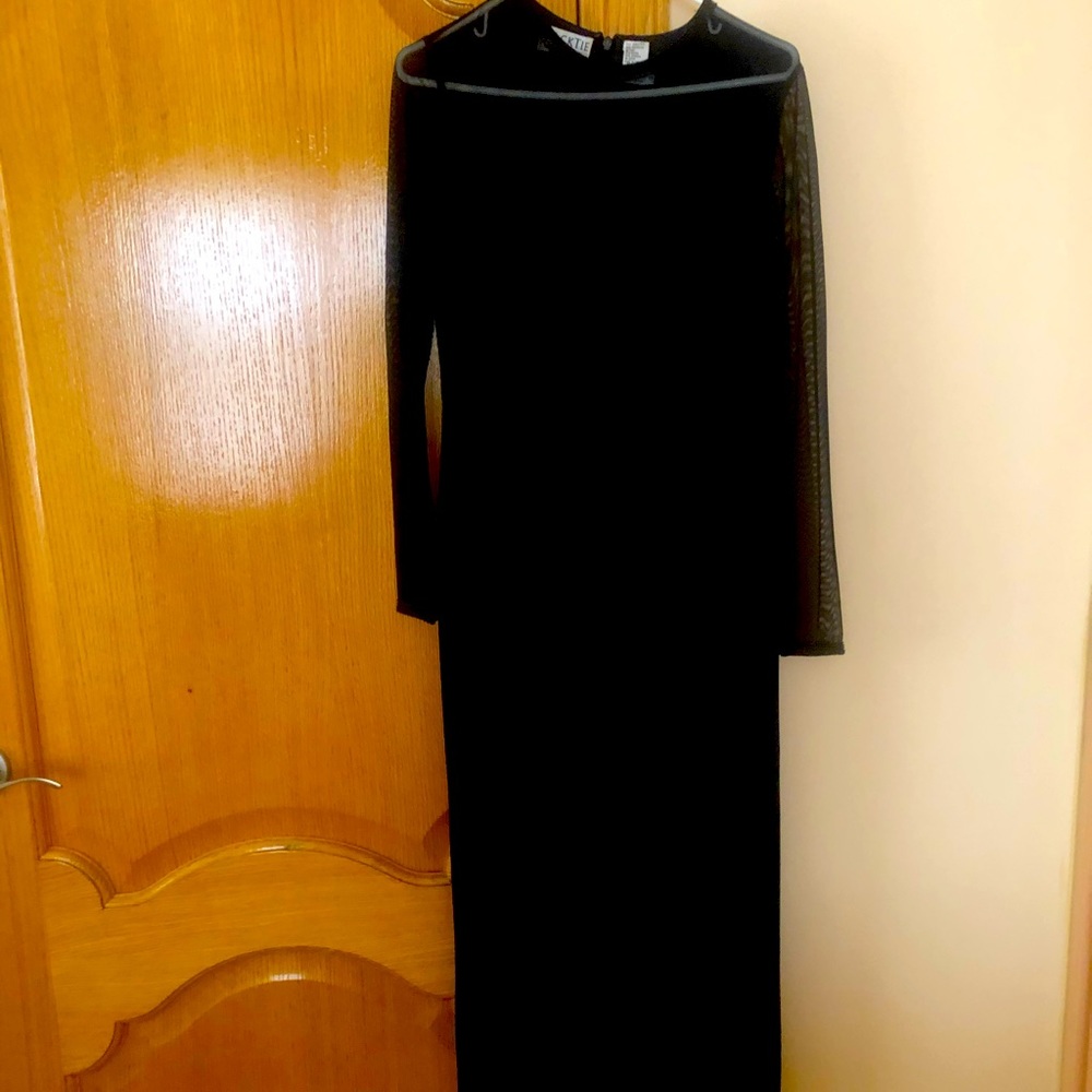 NWOT black evening dress size4